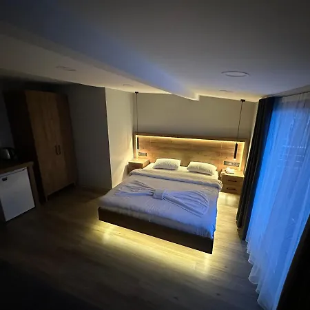 Rose Suites מלון
