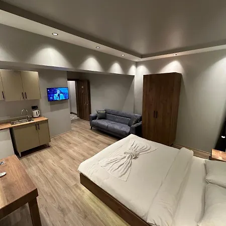 מלון Rose Suites